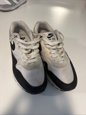 Nike Air Max White and Black Sneakers